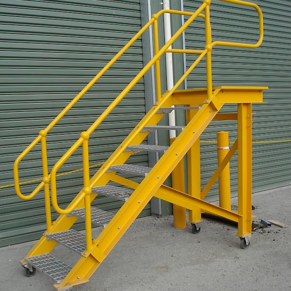 Mobile stair / steps for workshop pit accessory