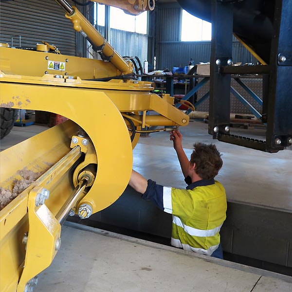 Roadworks grader maintenance